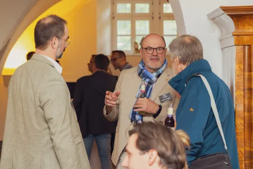 Tagungsfotograf auf dem Forum Mittelstand: Gespräche im Networking-Bereich