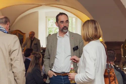 Tagungsfotograf auf dem Forum Mittelstand: Gespräche im Networking-Bereich