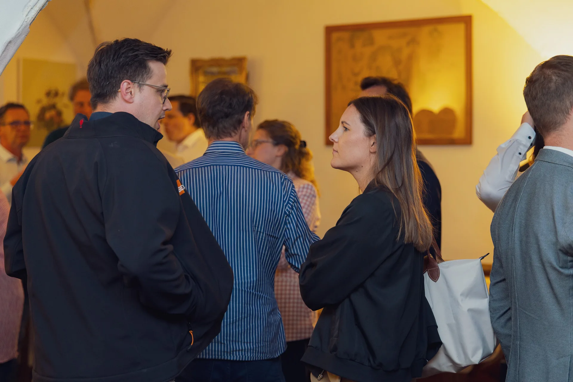 Tagungsfotograf auf dem Forum Mittelstand: Gespräche im Networking-Bereich