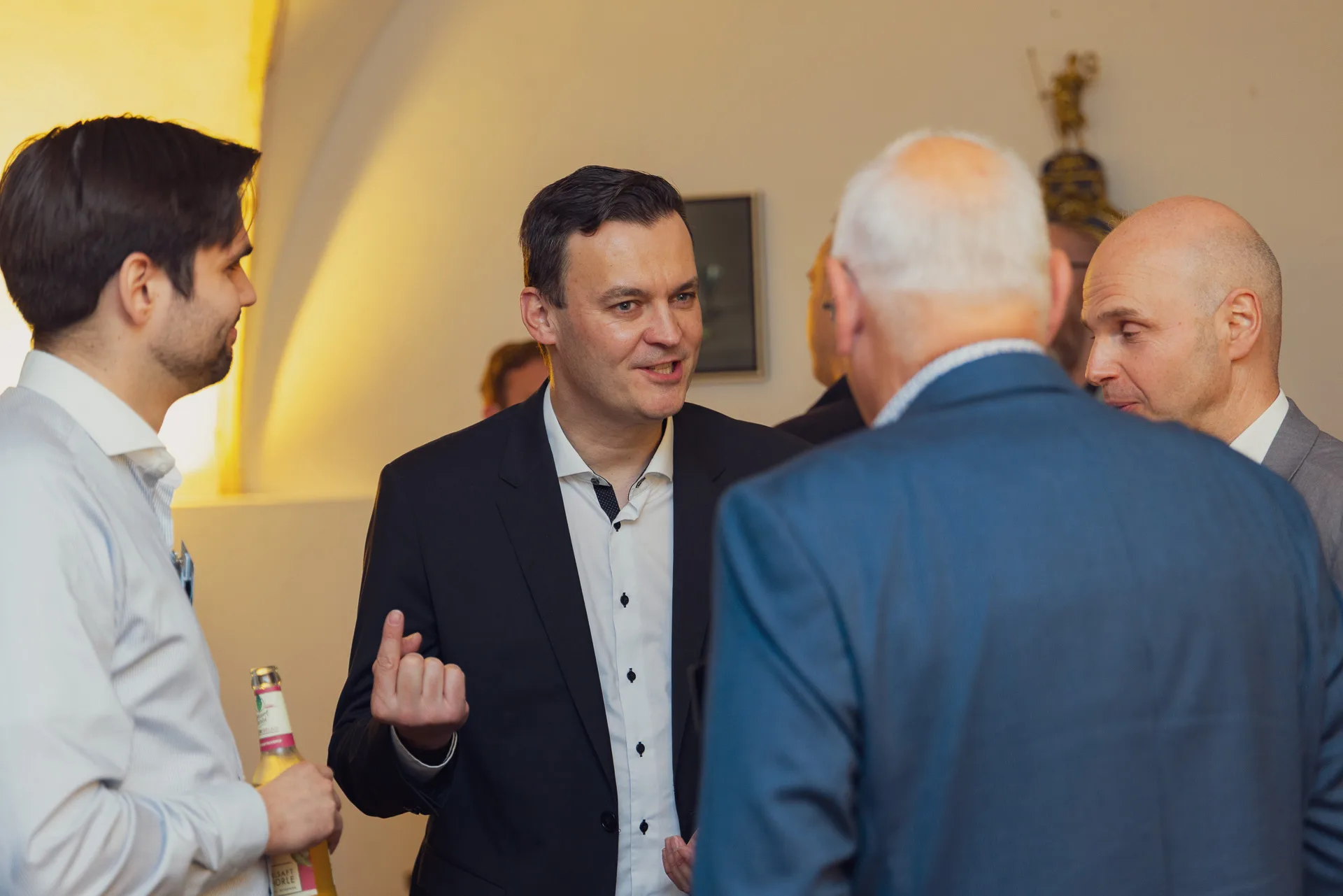 Tagungsfotograf auf dem Forum Mittelstand: Gespräche im Networking-Bereich