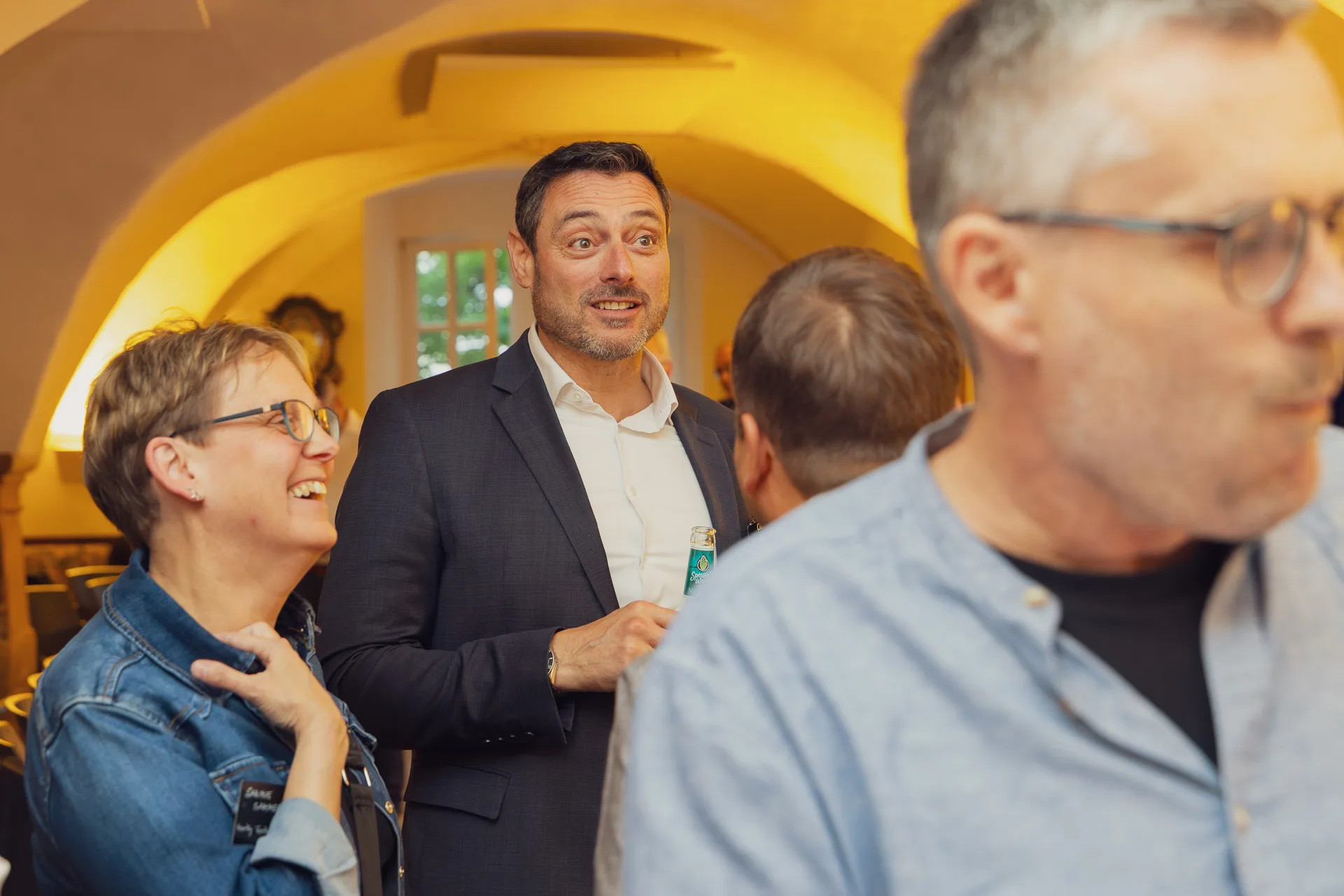 Kongressfotografie beim Forum Mittelstand Aschaffenburg: Vortrag auf der Bühne