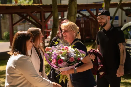 Fotograf für Firmenjubiläum: Ankunft und Empfang beim Sommerfest der debit Computer-Service GmbH