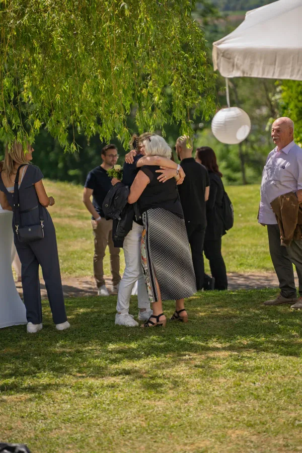 Fotograf für Firmenjubiläum: Ankunft und Empfang beim Sommerfest der debit Computer-Service GmbH