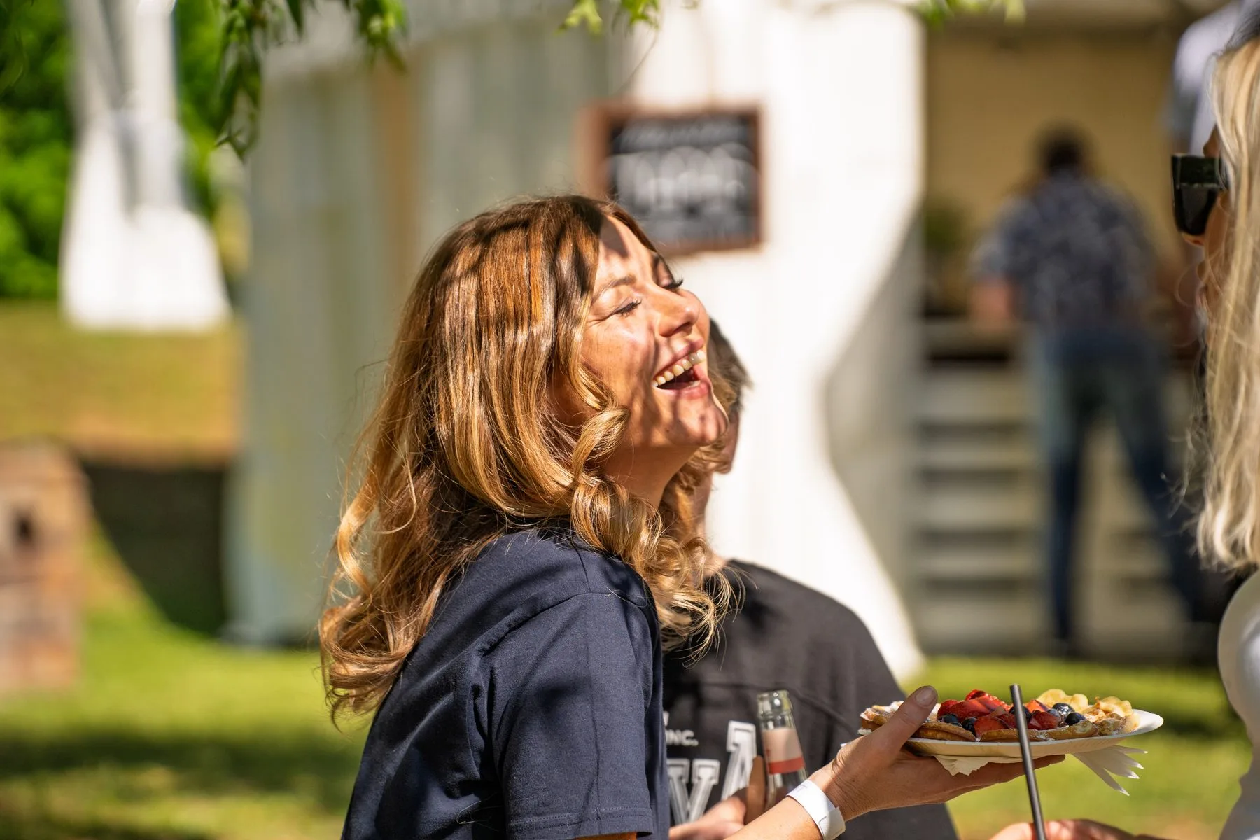 Fotograf für Firmenevents: Buffet und Bar beim Jubiläum der debit Computer-Service GmbH
