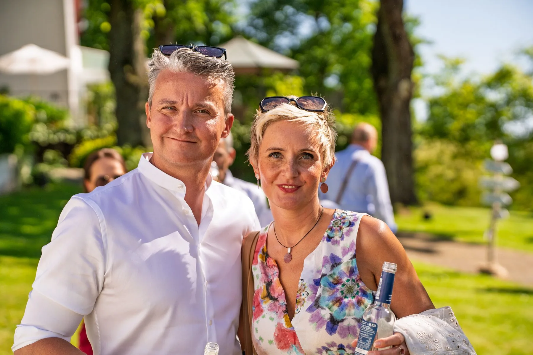 Eventfotograf auf der Firmenfeier: Catering, Grill und Getränke für die Gäste