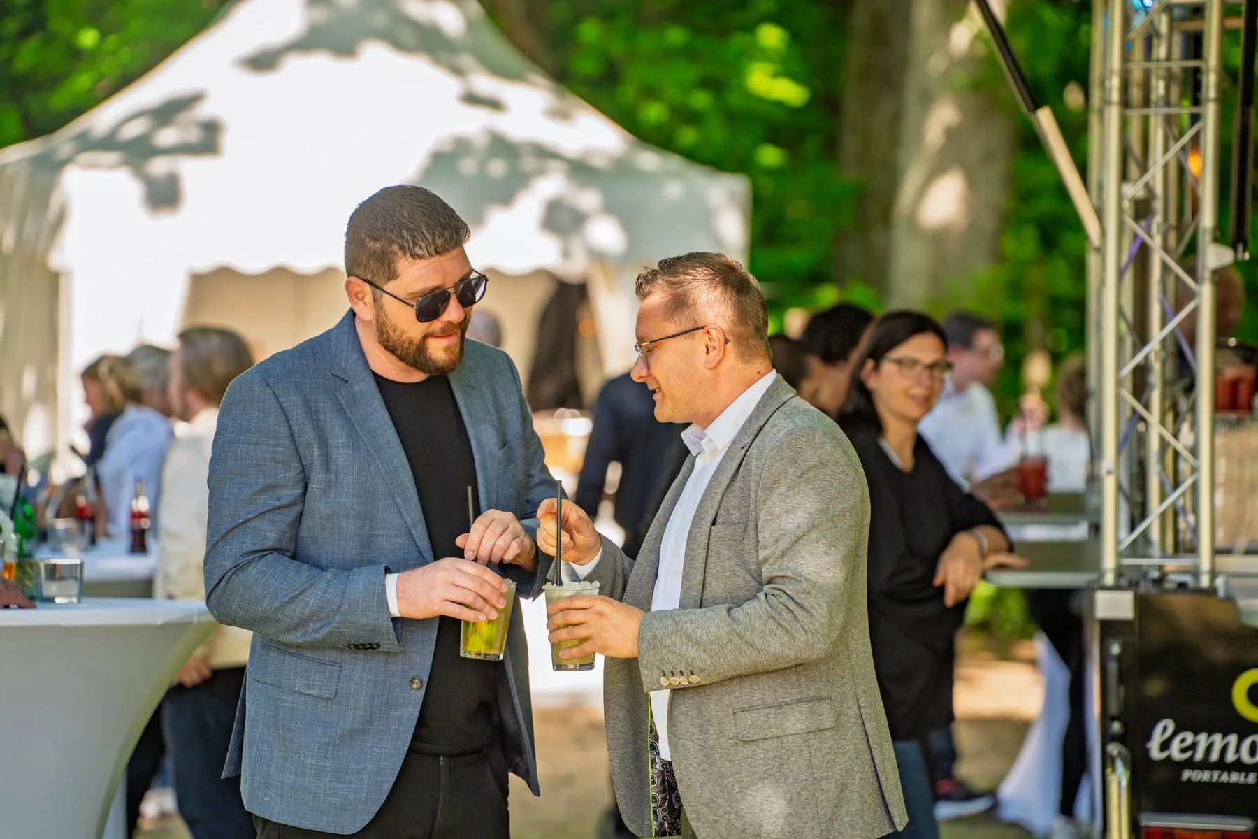 Fotograf für Firmenevents: Buffet und Bar beim Jubiläum der debit Computer-Service GmbH