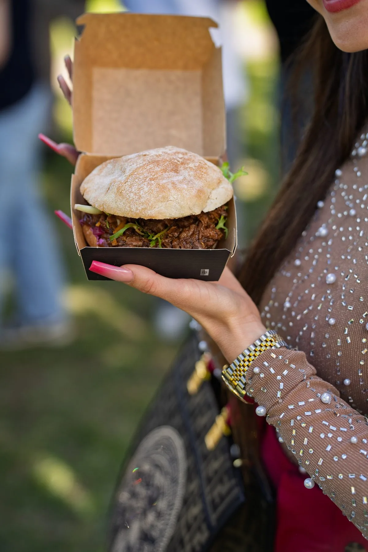 Eventfotograf auf der Firmenfeier: Catering, Grill und Getränke für die Gäste