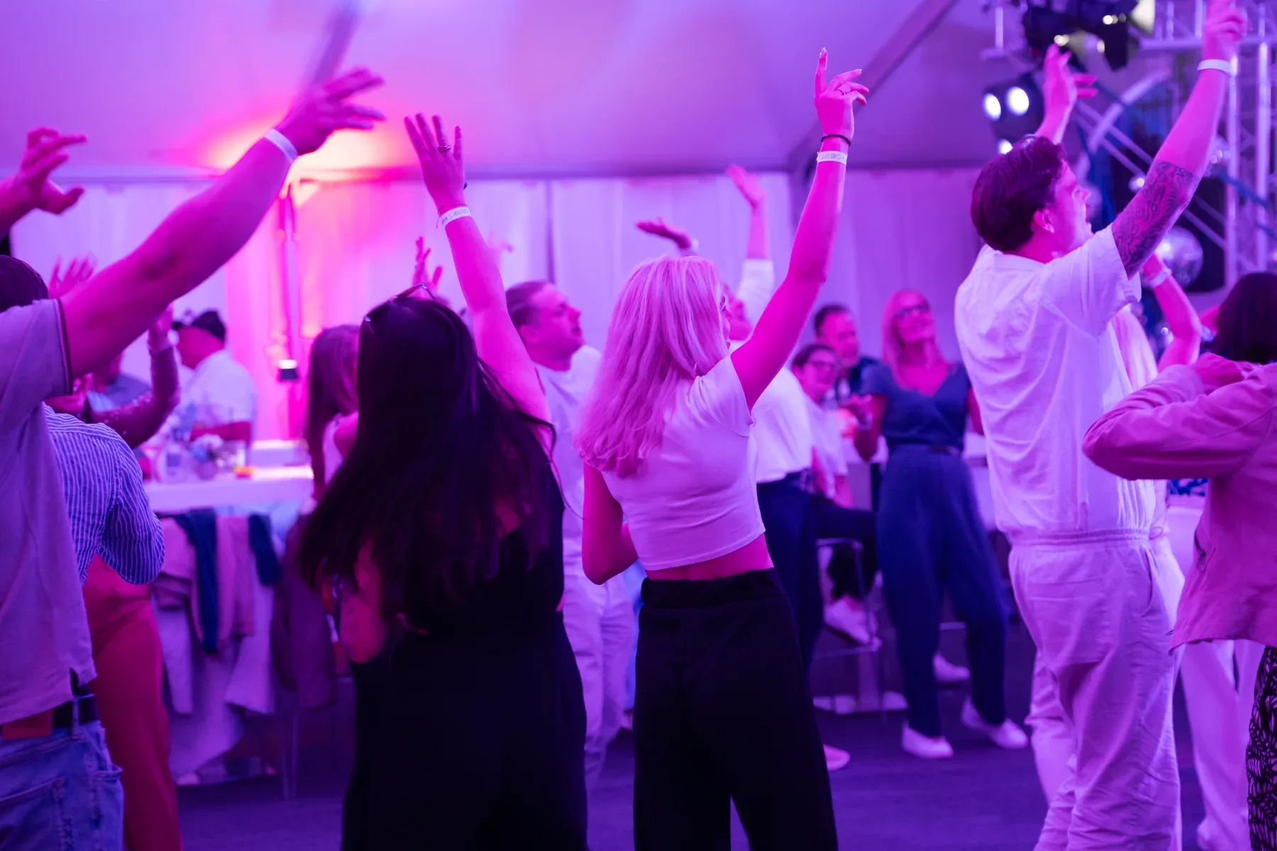 Eventfotograf auf der Firmenfeier: Live-Musik der Band SHAKE beim Sommerfest