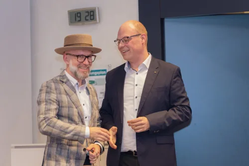 Businessportrait Wirtschaftsjunioren Aschaffenburg: Portrait mit natürlichem Licht