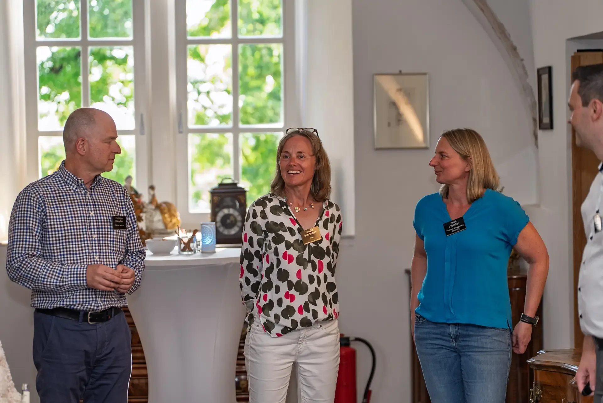 Eventfotograf auf einem Business-Event: Vortrag und Publikum