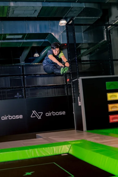 Actionfotografie im Freizeitpark: Besucher am Big Airbag
