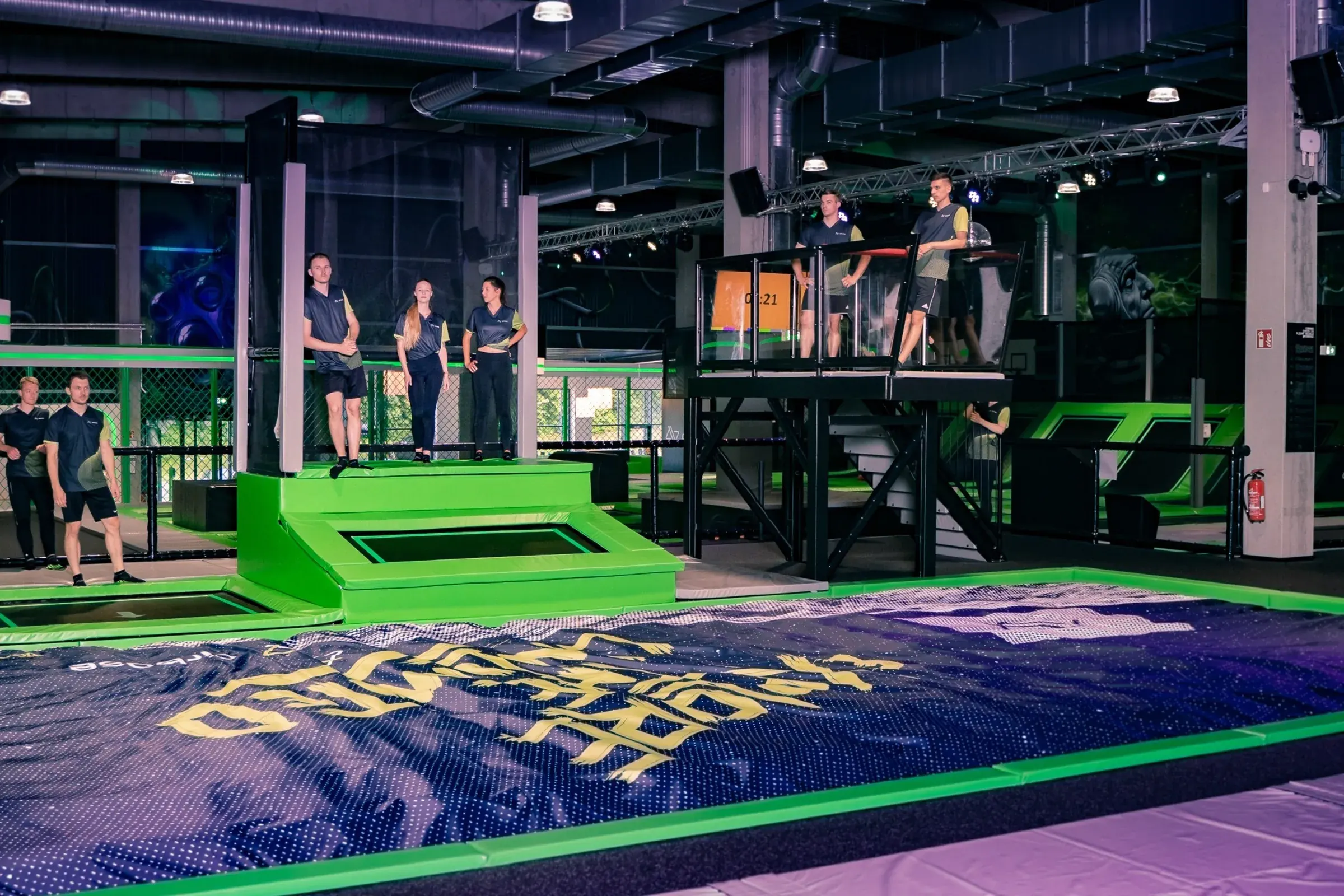 Trampolinpark Fotografie nahe Aschaffenburg: Blick in die Ninja Tag Area