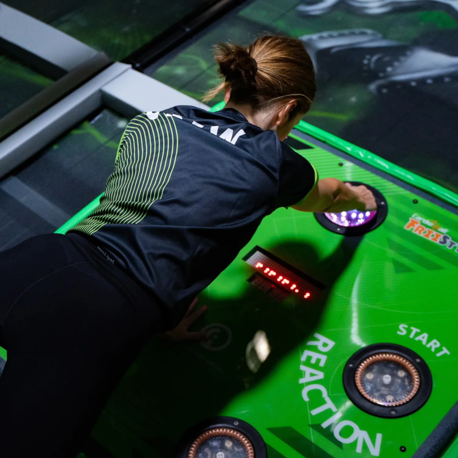 Trampolinpark Fotografie Hösbach: Sprung über der Trampolinfläche in der Airbase