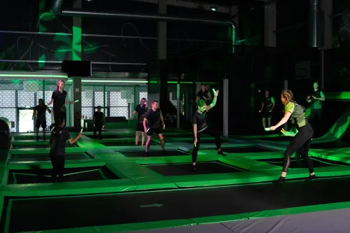 Trampolinpark Fotografie nahe Aschaffenburg: Blick in die Ninja Tag Area