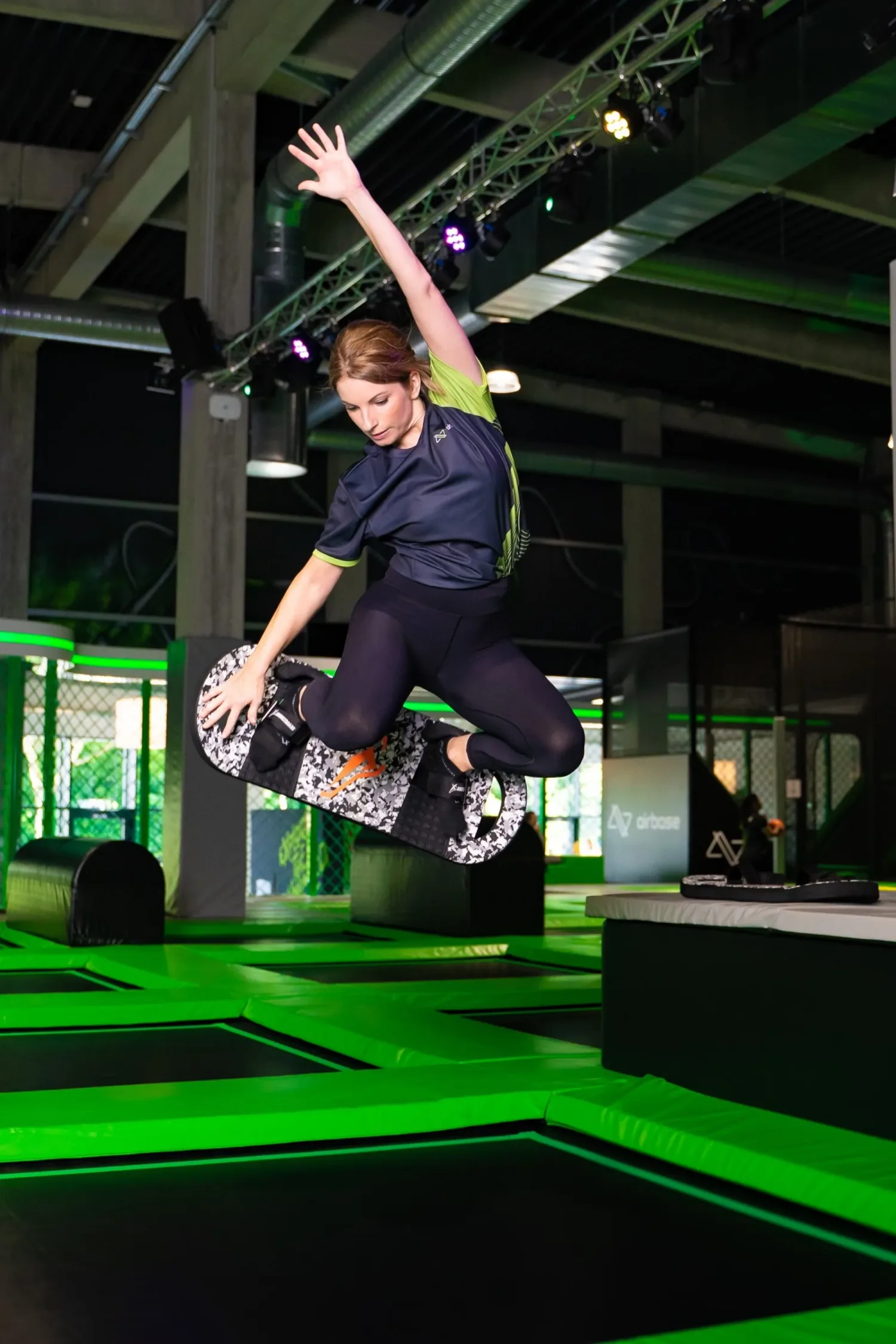 Actionfotografie im Freizeitpark: Besucher am Big Airbag