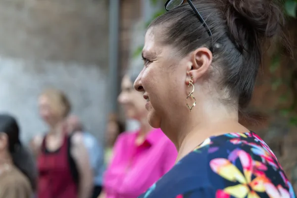 Eventfotograf Altstadtfest Aschaffenburg: Gäste bei der Kunstausstellung im KunstLANDing