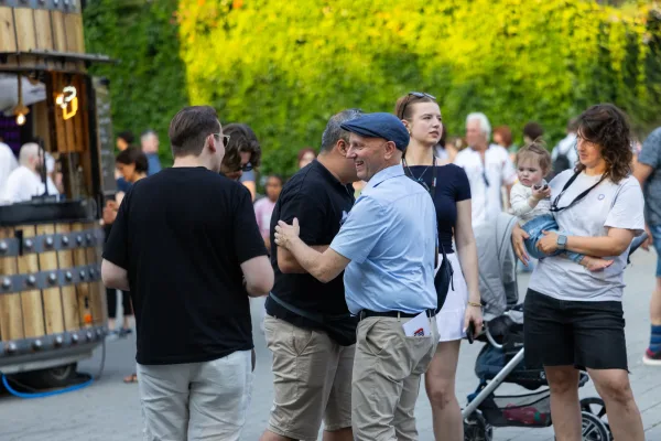 Eventfotograf Altstadtfest Aschaffenburg: Mitternachtsshopping in der Fußgängerzone