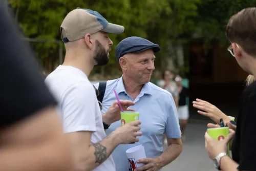 Fotograf Altstadtfest Aschaffenburg: Bürgermeister Eric Leiderer beim Mitternachts-Shopping in der Innenstadt
