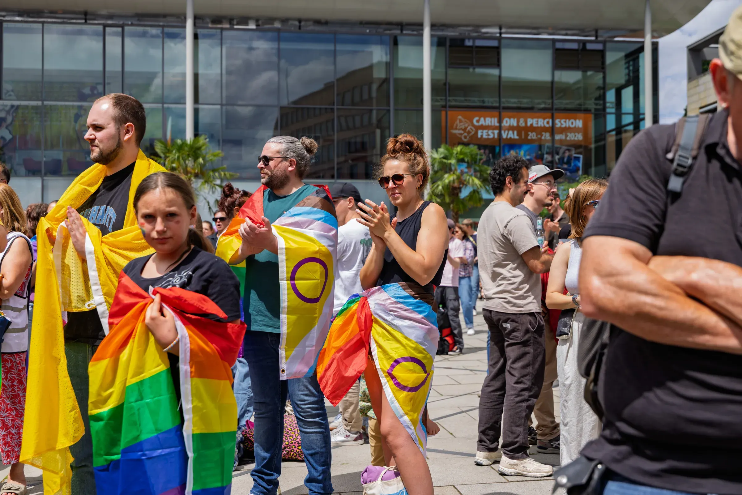 Fotoreportage Christopher Street Day Aschaffenburg: Redebeiträge auf dem Theaterplatz