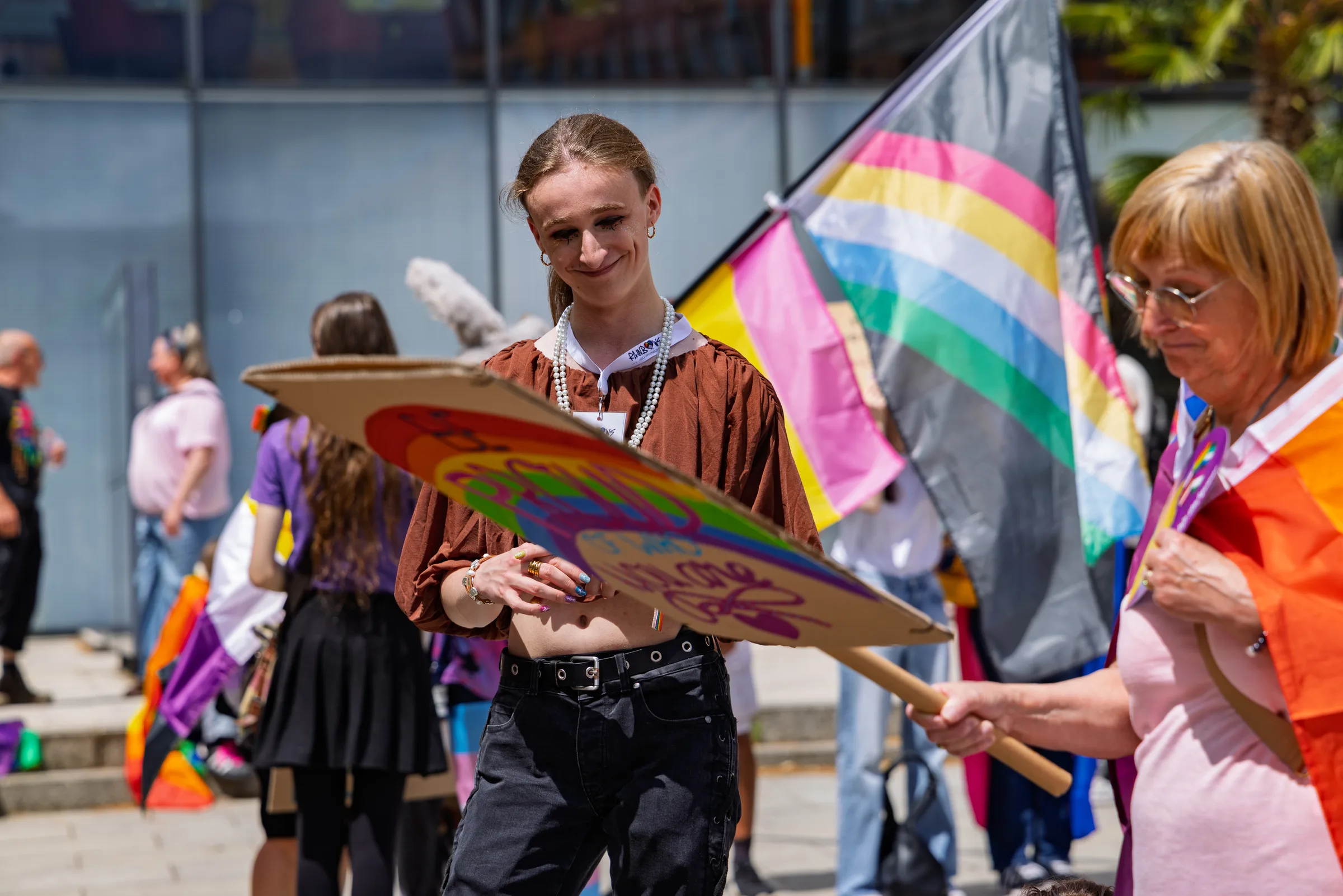 Fotoreportage Christopher Street Day Aschaffenburg: Redebeiträge auf dem Theaterplatz