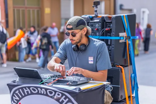 Eventfotografie Christopher Street Day Aschaffenburg: Demonstrationszug durch die Innenstadt