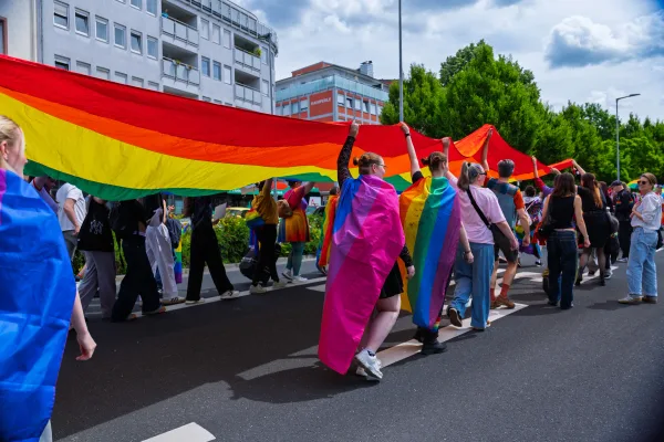 Eventfotograf Aschaffenburg: Christopher Street Day, Zug durch die Duccastraße