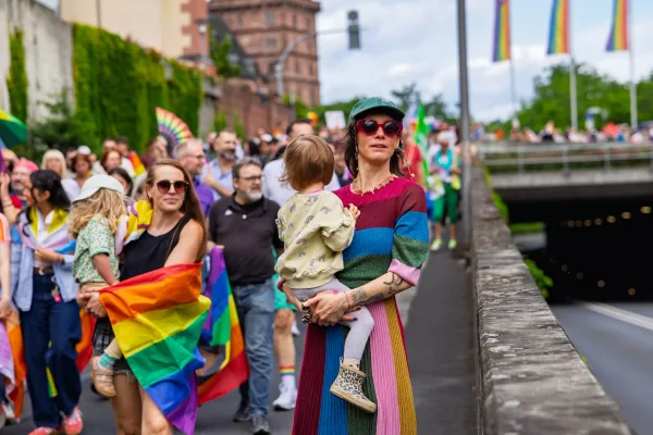 Eventfotograf Aschaffenburg: Christopher Street Day, Zug durch die Duccastraße