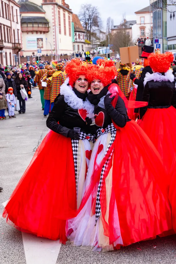 Eventfotograf beim Faschingsumzug Aschaffenburg: Musikkapelle sorgt für Stimmung am Straßenrand