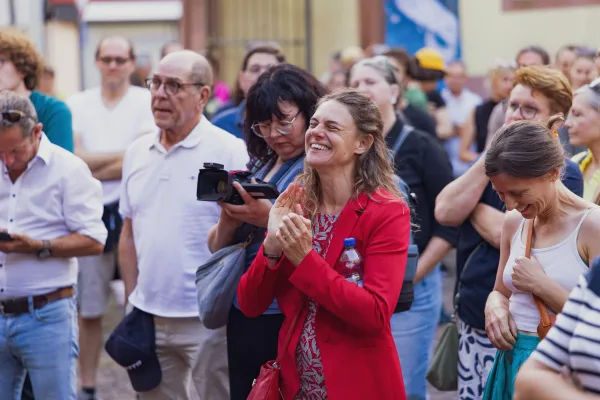 Eventfotograf beim Kulturpreis Aschaffenburg: Live-Musik auf der Bühne im Schönborner Hof