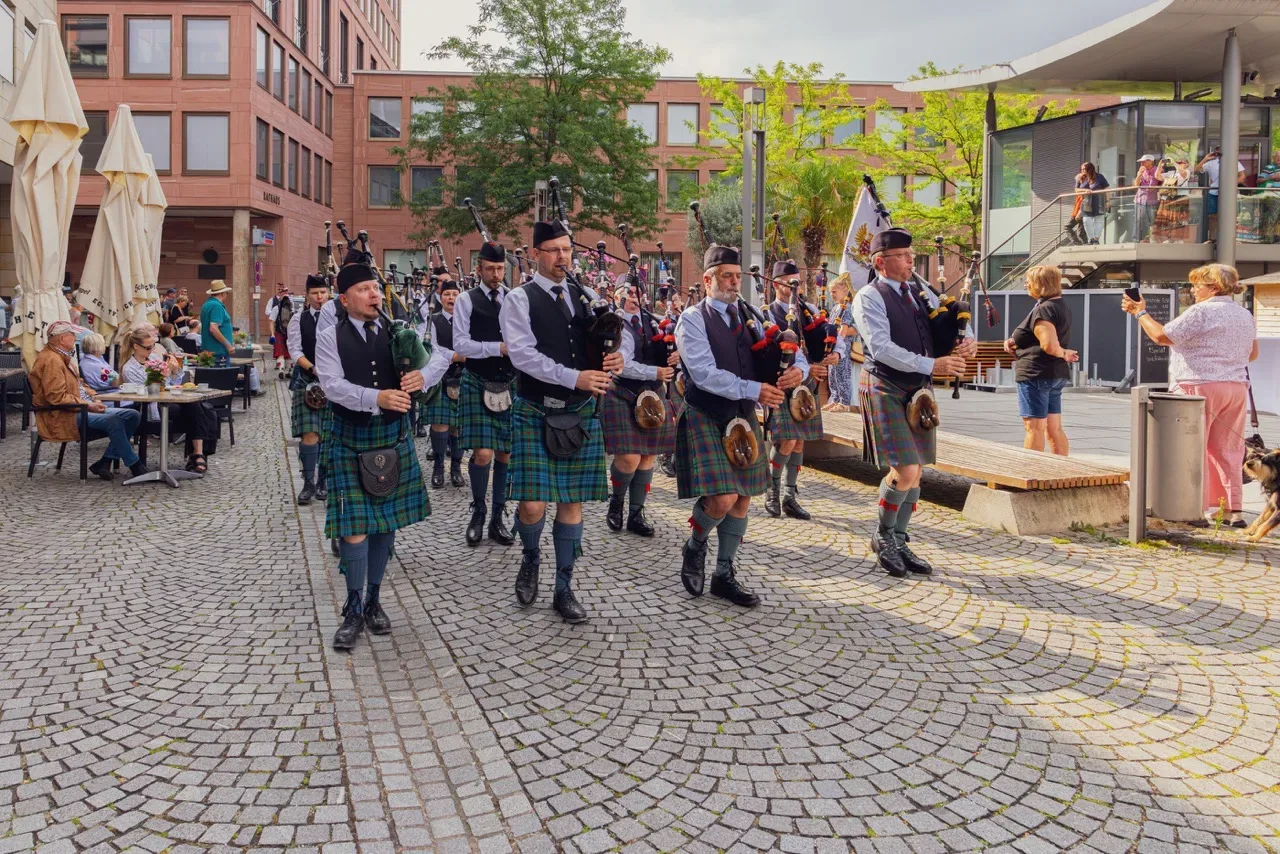 Städtepartnerschaftsfest Aschaffenburg-Perth: Auftritt der Spessart Highlanders