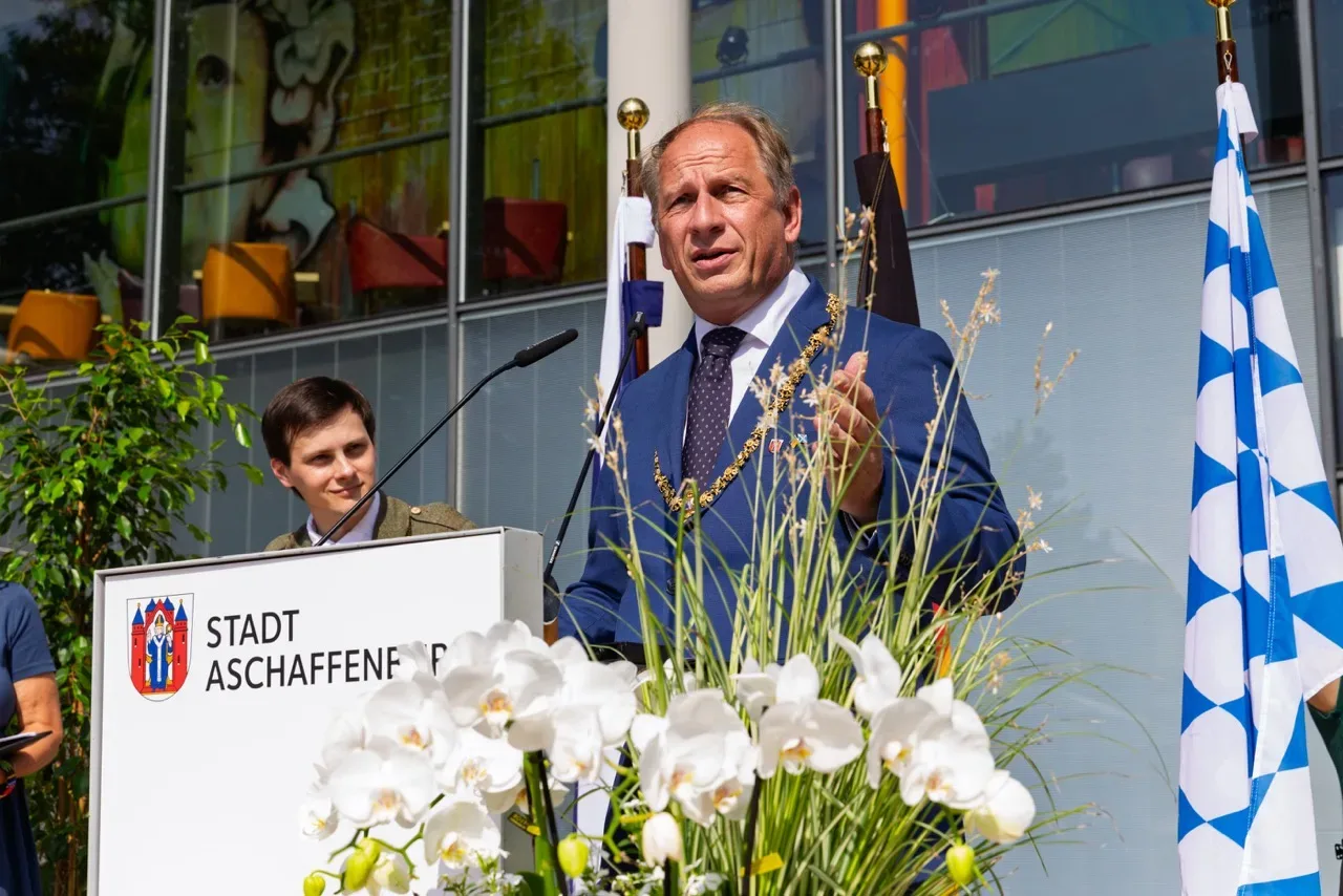 Eventfotograf beim Städtepartnerschaftsfest Aschaffenburg-Perth: Bühnenprogramm auf dem Theaterplatz