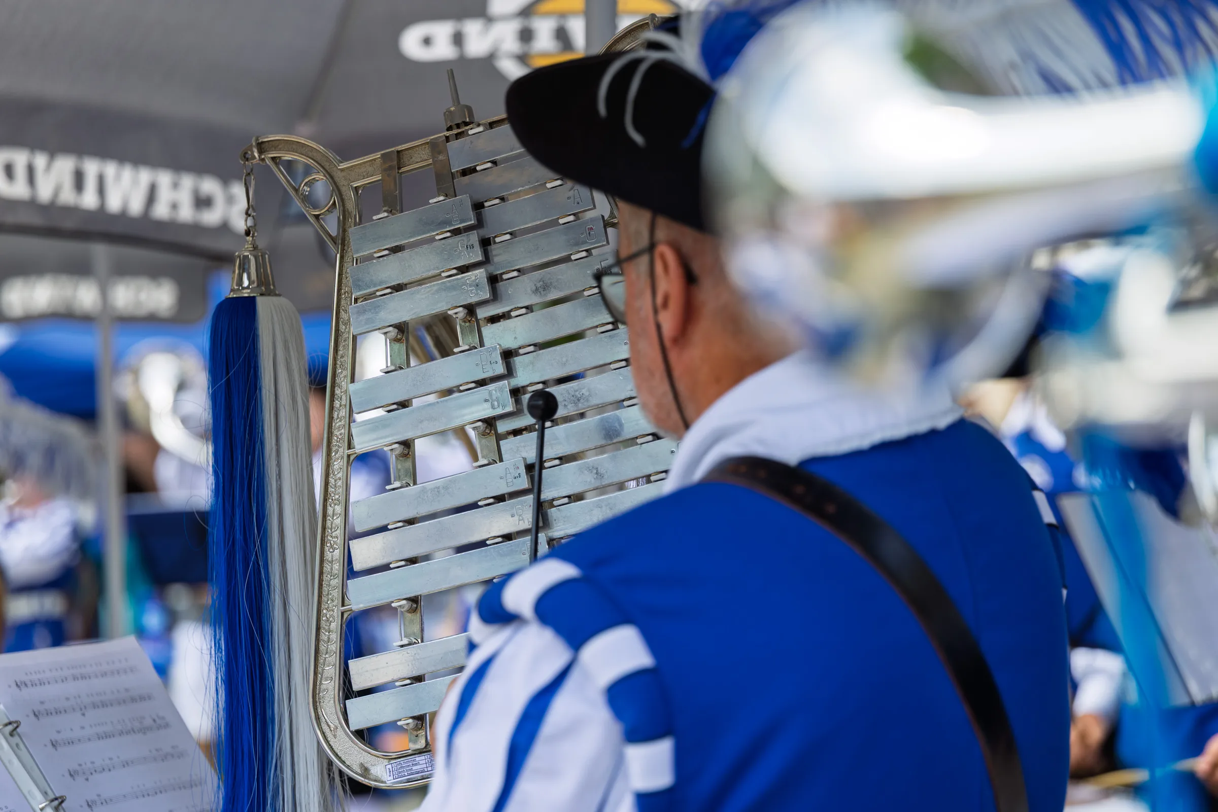 Eventfotograf beim Jubiläumsfest: Trommler und Fanfarenbläser des Spielmannszugs Obernau