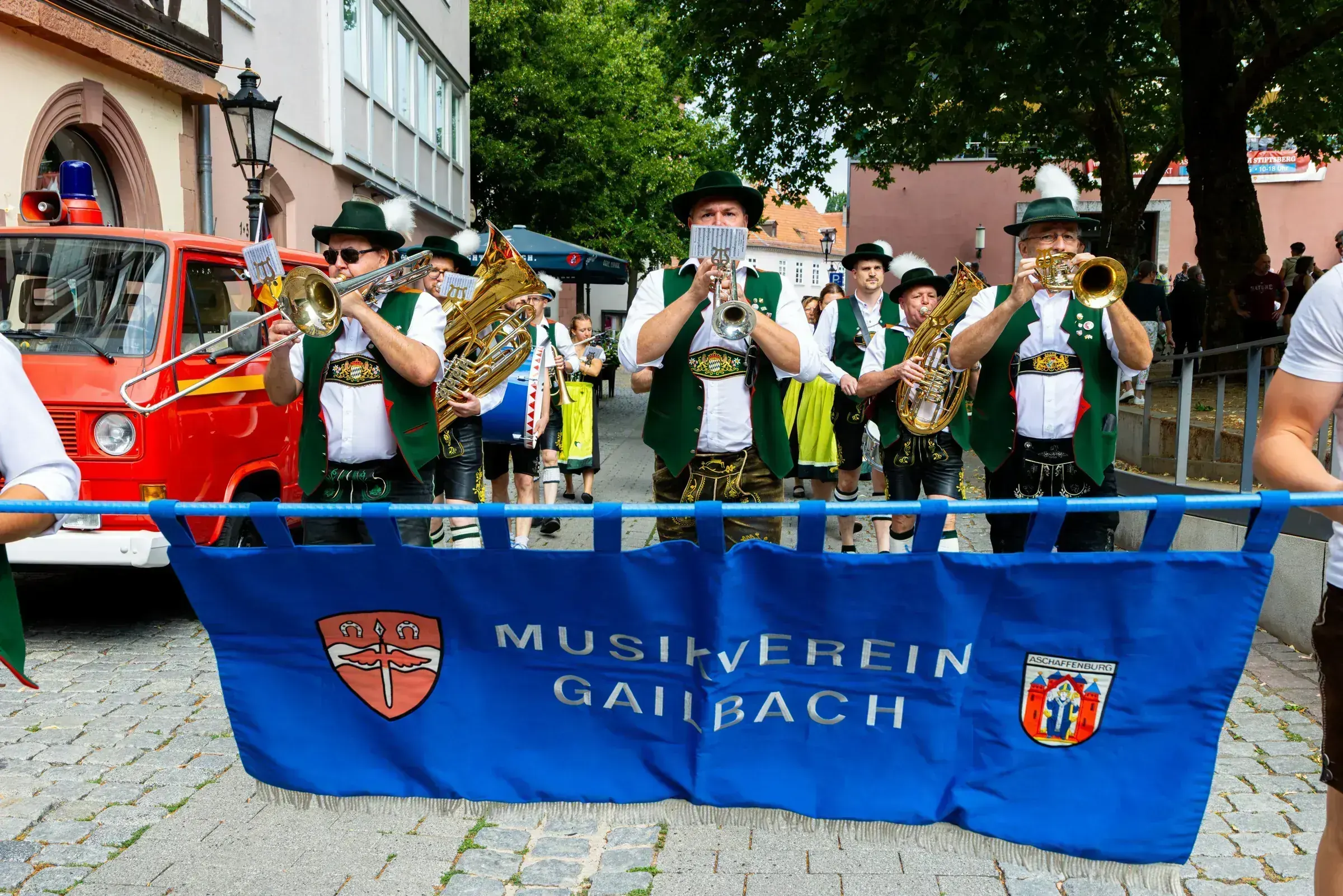 Eventfotografie Aschaffenburg: Blasorchester des Musikvereins Gailbach beim Jubiläumsfest