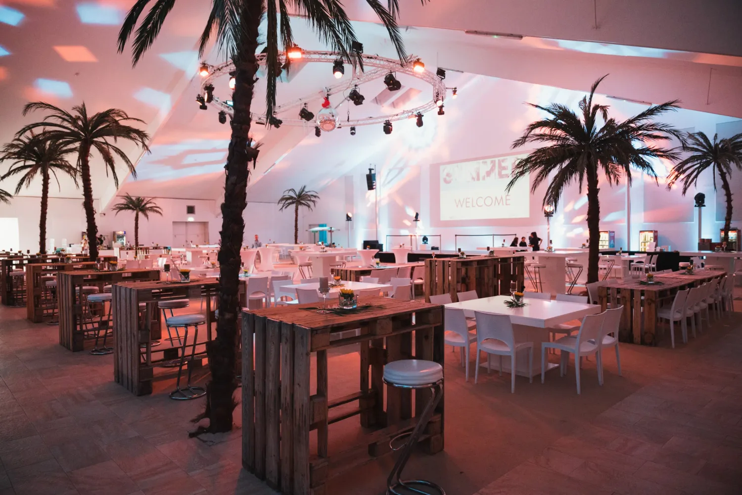 Event Videoproduktion Firmenfeier: Networking beim Sommer-Event von Robert Half und Protiviti im Beach Club