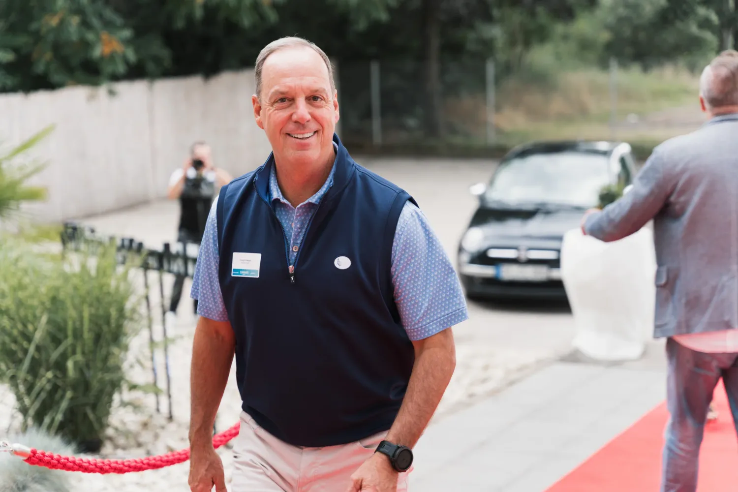 Eventfotograf Firmenfeier: entspannte Gespräche beim Sommer-Event von Robert Half und Protiviti