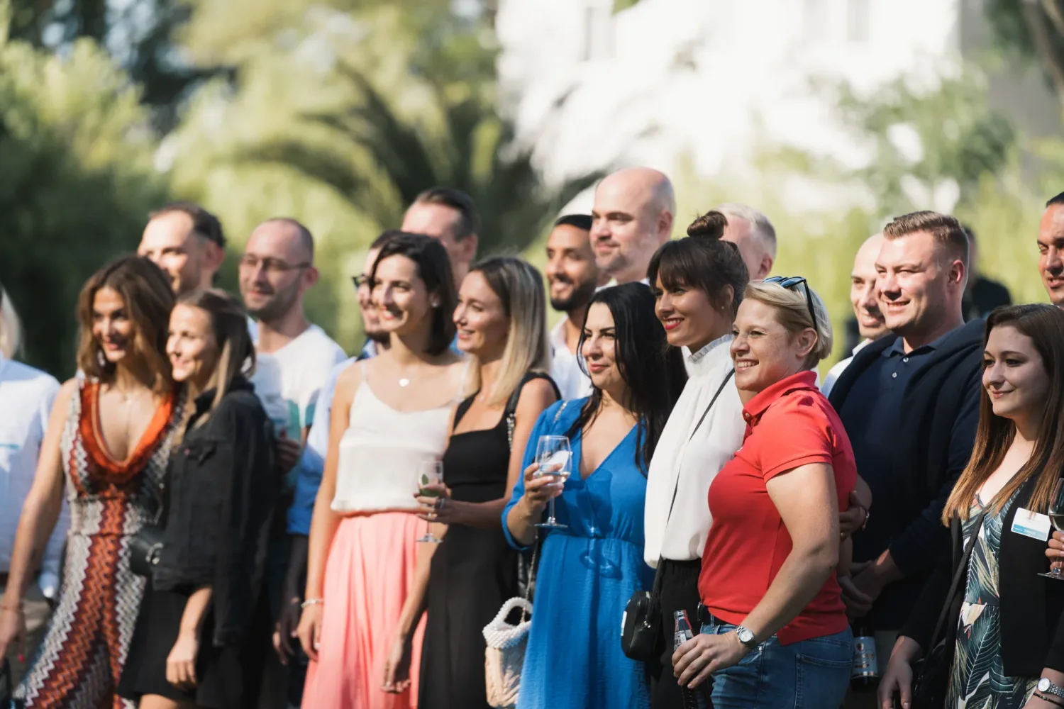 Eventfotograf Firmenfeier: entspannte Gespräche beim Sommer-Event von Robert Half und Protiviti