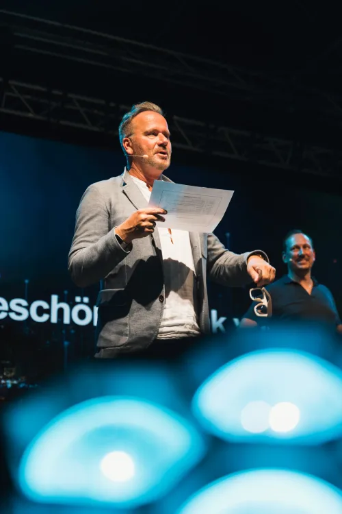 Event Videoproduktion Aschaffenburg: Impressionen vom Sommer-Event von Robert Half und Protiviti im Rhein-Main-Gebiet