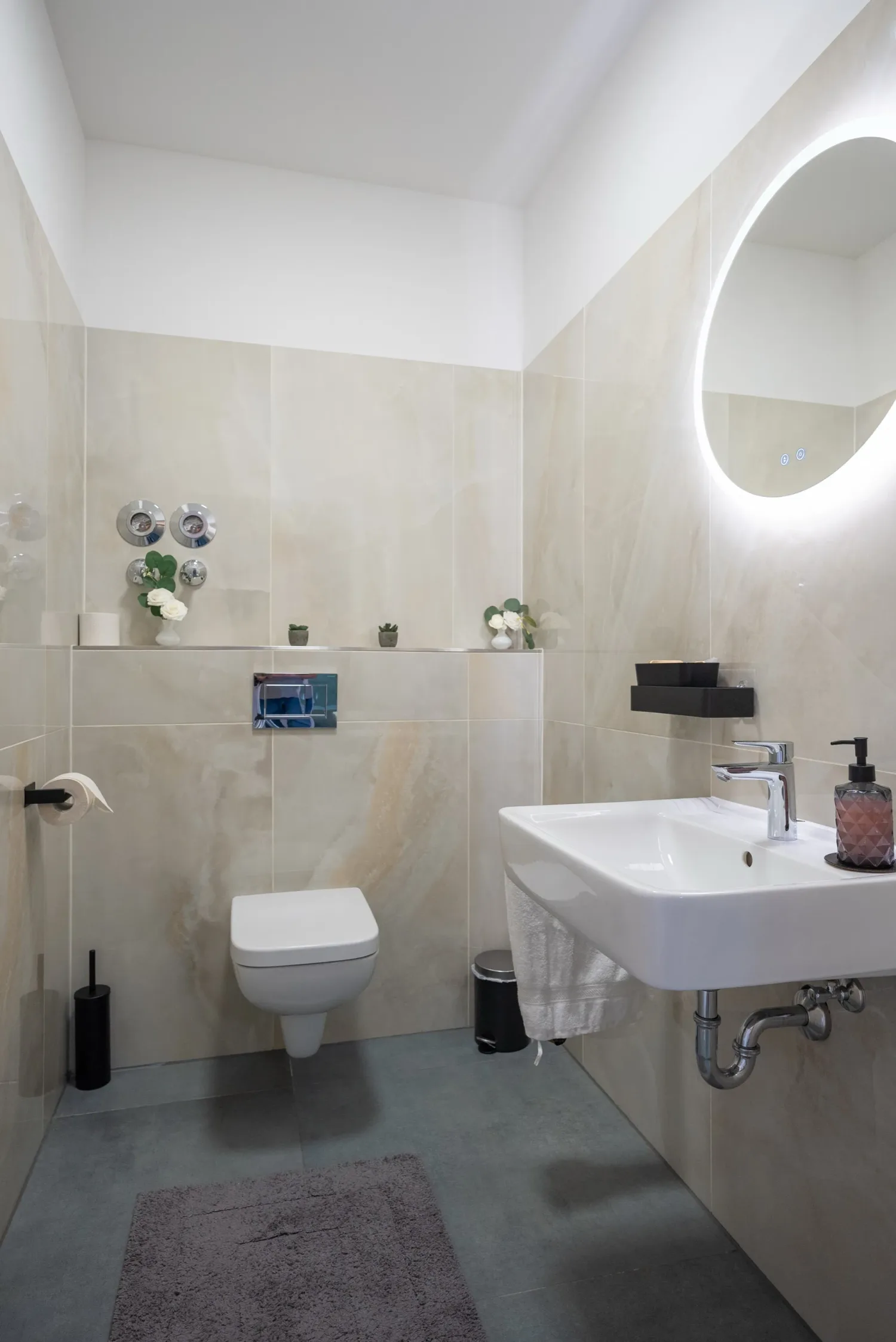 Immobilienfotografie Airbnb: Detailaufnahme Küchenfronten, Rhein-Main-Region