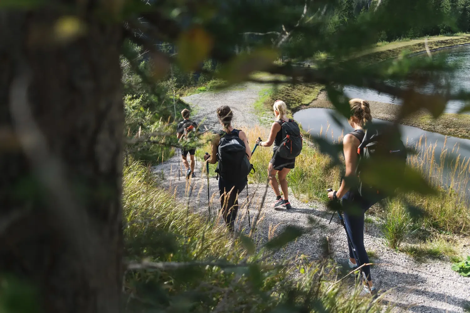 Produktvideo Wanderstöcke: Gruppe im Gelände bei Zell am See, Hruby Road