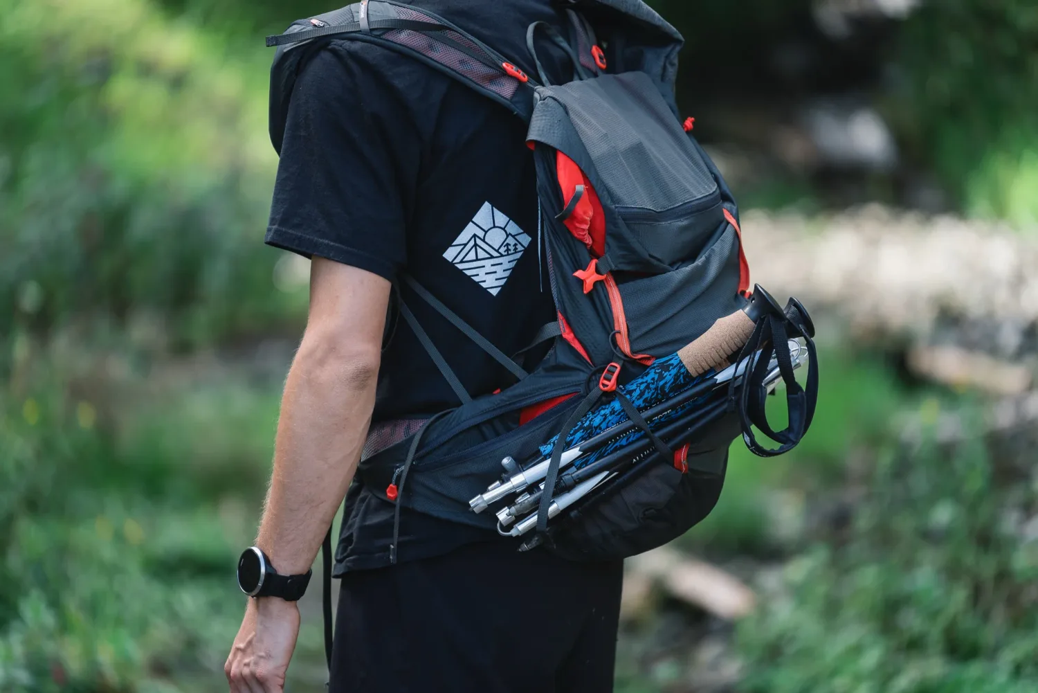 Outdoor-Produktion Wanderstöcke: Detailaufnahme des Naturkork-Griffs