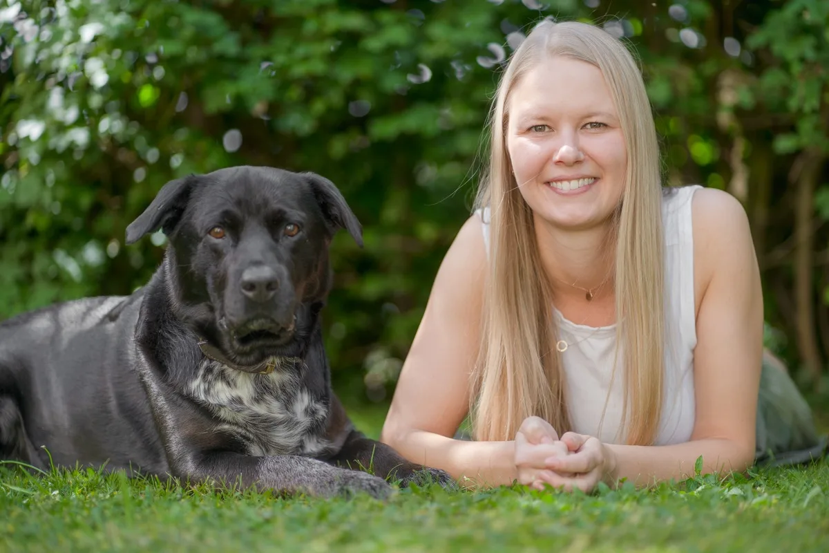 Homestory-Fotoshooting Aschaffenburg: Porträt einer Selbstständigen im eigenen Umfeld