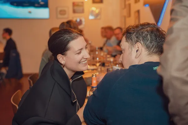 Eventfotografie After Work Lounge: Austausch beim Get-together