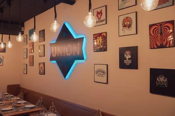Eventvideo bei der After Work Lounge der Wirtschaftsjunioren: Gäste im Gespräch