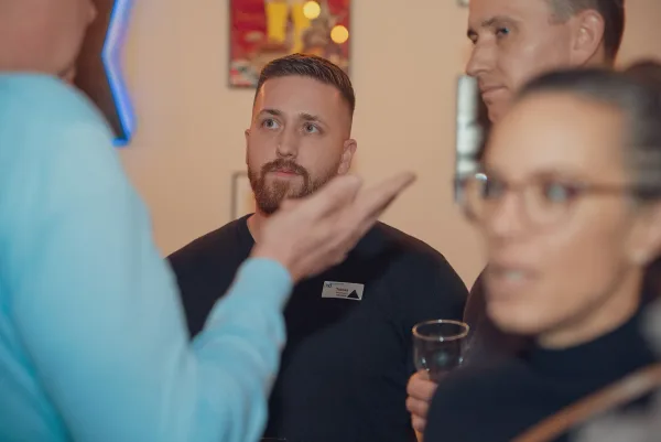 Eventvideo Netzwerkabend der Wirtschaftsjunioren: Runde am Tisch