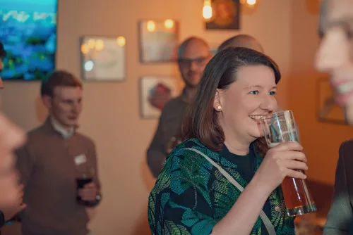Eventvideo bei der After Work Lounge der Wirtschaftsjunioren: Gäste im Gespräch