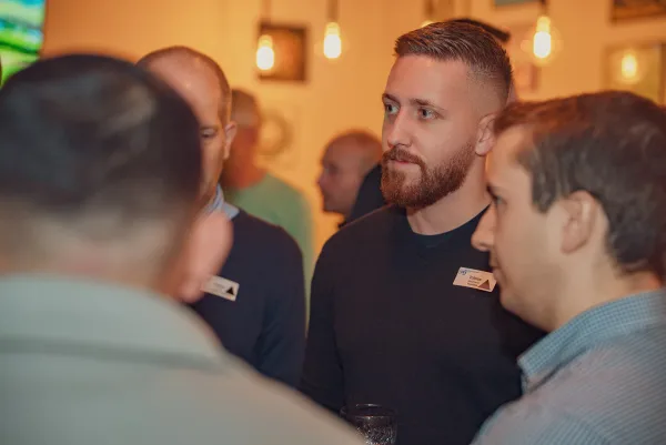 Eventfotografie After Work Lounge: Austausch beim Get-together