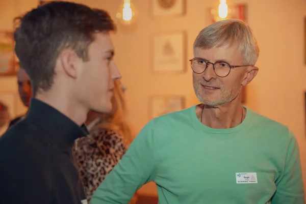 Eventvideo bei der After Work Lounge der Wirtschaftsjunioren: Gäste im Gespräch