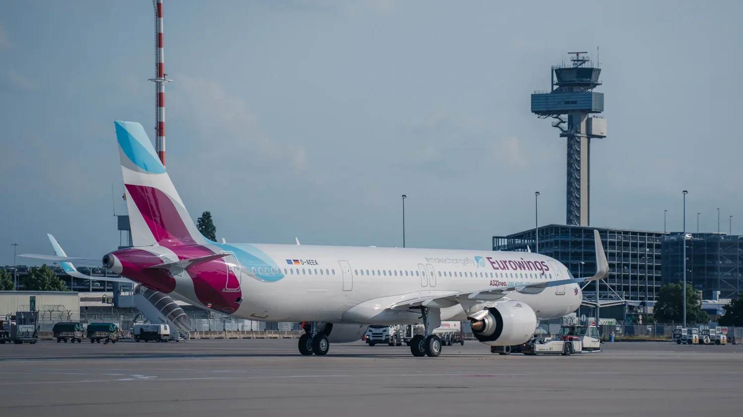 Eventvideo Erstflug Airbus A321neo: Detailaufnahme der Eurowings-Lackierung