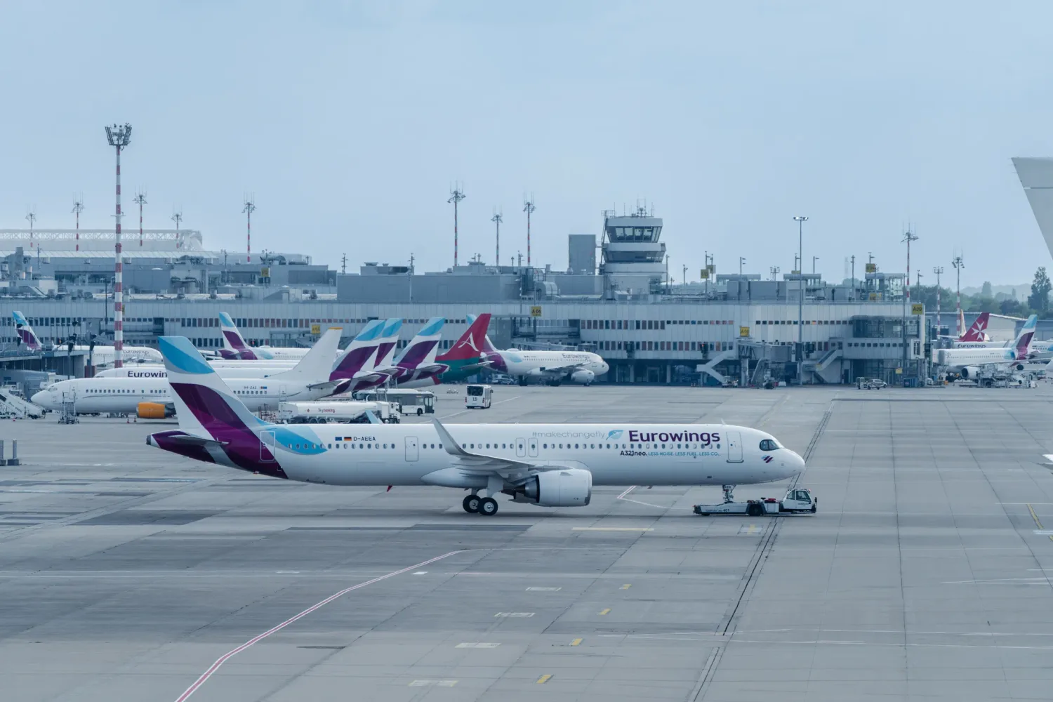 Fotoproduktion für Eurowings: Airbus A321neo D-AEEA am Flughafen Düsseldorf