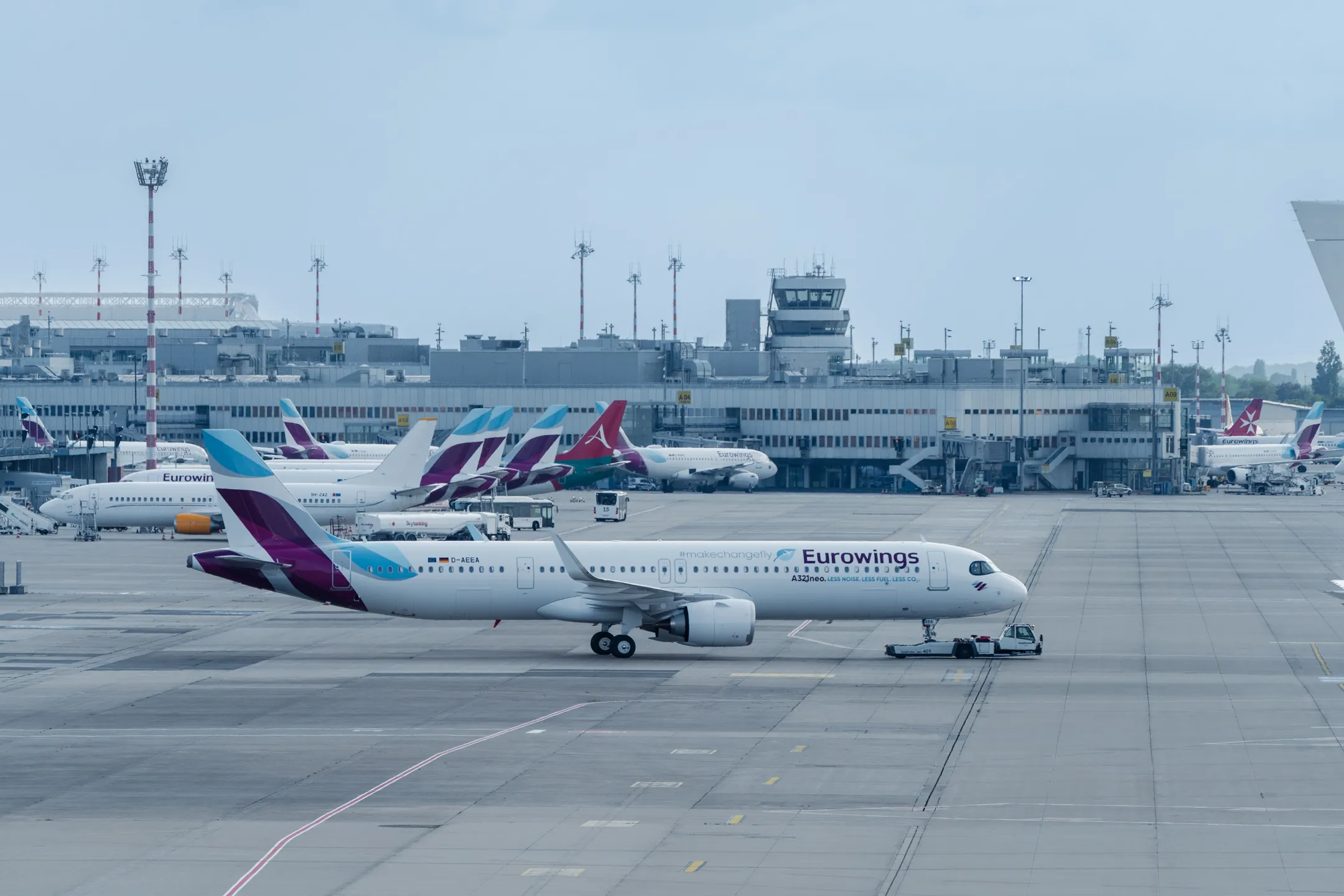 Fotoproduktion für Eurowings: Airbus A321neo D-AEEA am Flughafen Düsseldorf